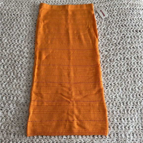 2-Piece Orange Set - Picture 2 of 6